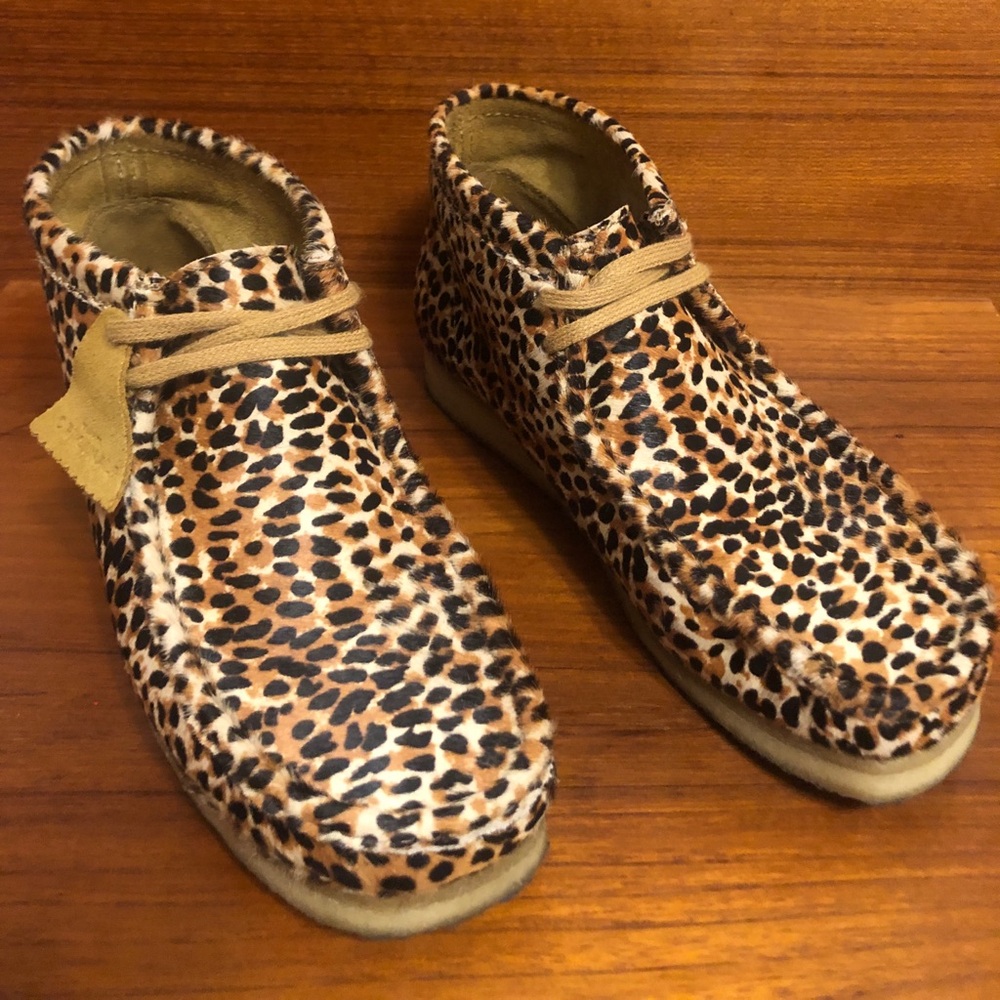 Clarks Leopard Print Moccasins - Picture 2 of 10